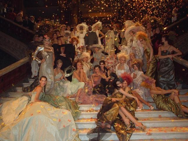 Thời trang - Nhưng show diễn Haute couture khó quên nhất lịch sử thời trang