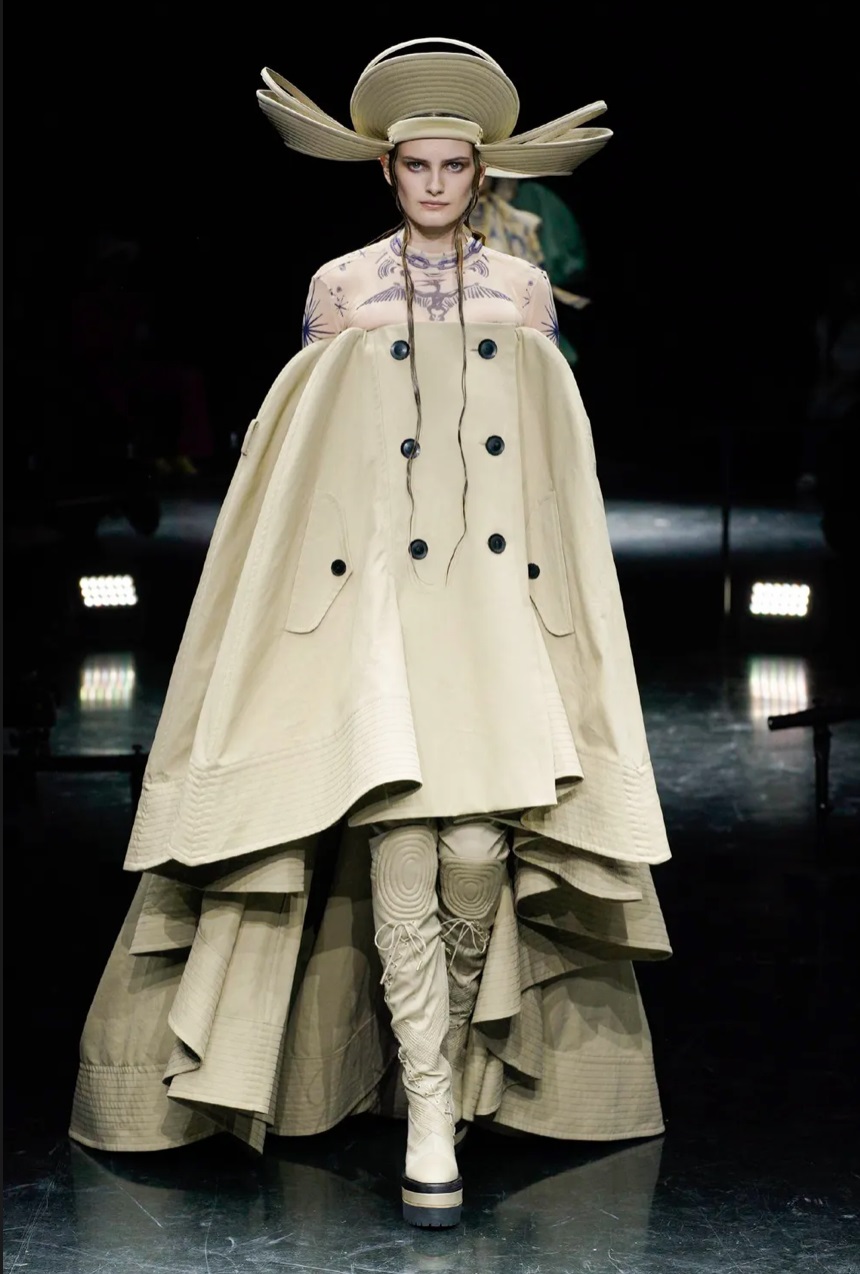 Jean Paul Gaultier và sự trở lại sàn catwalk huy hoàng, ấn tượng - 6