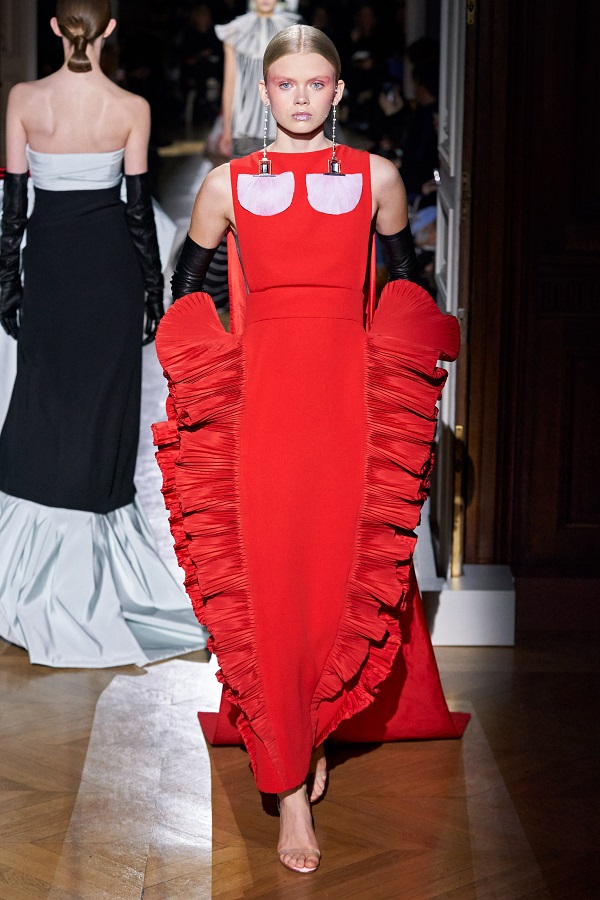 Những nhà mốt lớn lấy cảm hứng thiết kế từ huyền thoại Pierre Cardin - 4