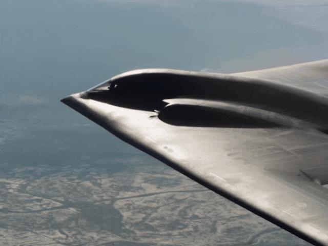 Media - Sức mạnh oanh tạc cơ "quái vật tàng hình" không một máy bay nào sánh ngang