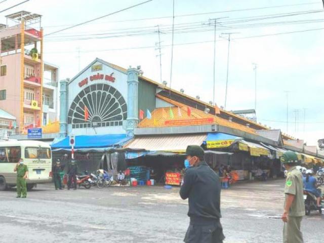 Pháp luật - Đồng loạt khám xét tiệm vàng liên quan bà "trùm" Mười Tường