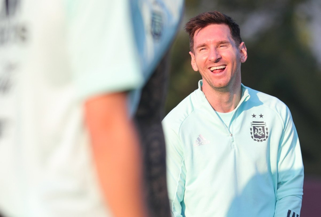 Họp báo chung kết Copa America: HLV Tite tự tin bắt chết Messi, HLV Argentina nói gì? - 3