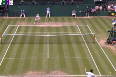 Tuyệt phẩm Wimbledon: Djokovic phòng ngự khắp mặt sân đổi thủ “phát chán”