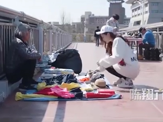 Cười 24H - Lý do khiến cụ ông kinh doanh suốt 30 năm không bán được món hàng nào