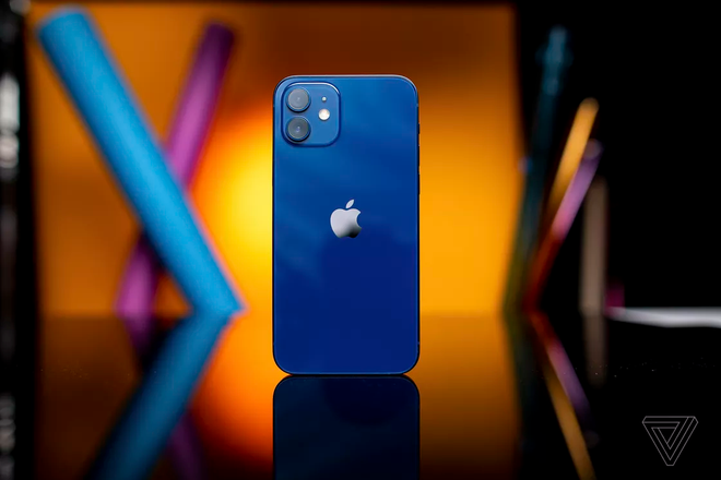 iPhone 12 Pro khoe khả năng chụp selfie đẹp bất chấp vào ban đêm - 3