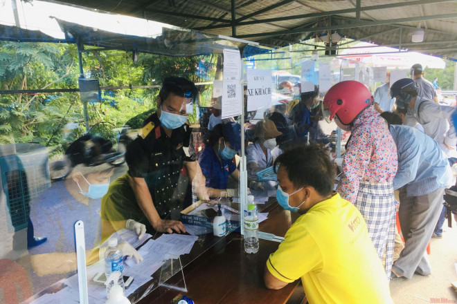 Chốt kiểm tra y tế Quốc lộ 1D Quy Nhơn - Sông Cầu, nơi phát hiện bệnh nhân 28473 dương tính SARS-CoV-2