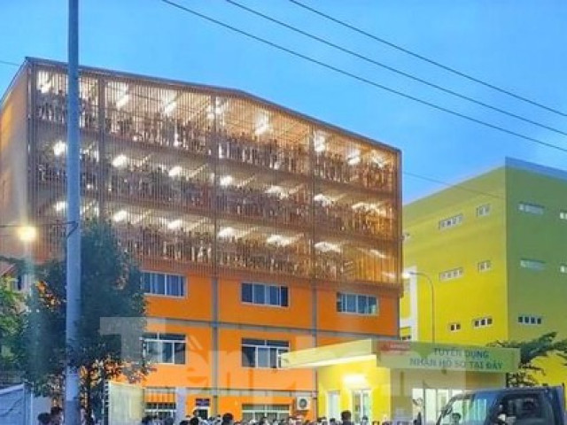 Tin tức trong ngày - Tin mới vụ công nhân phá cổng công ty tháo chạy vì sợ lây dịch ở Bình Dương