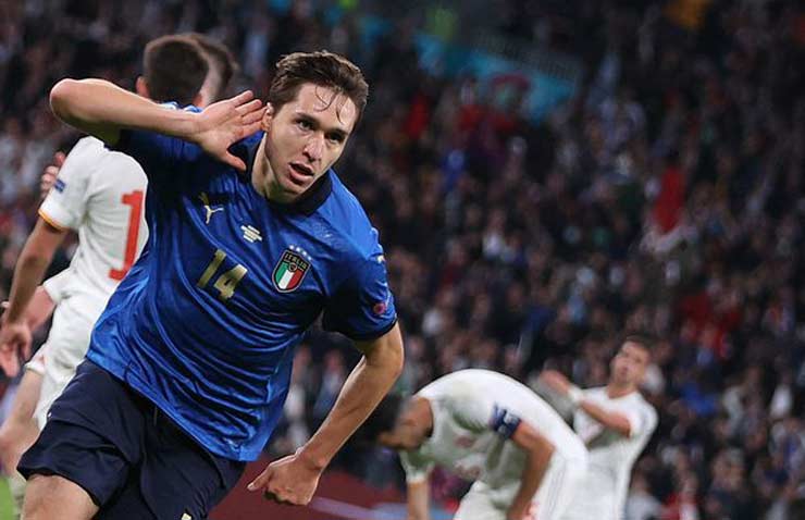 Federico Chiesa, con trai huyền thoại Enrico Chiesa đã ghi được những bàn thắng rất quan trọng cho "Azzurri" ở EURO năm nay