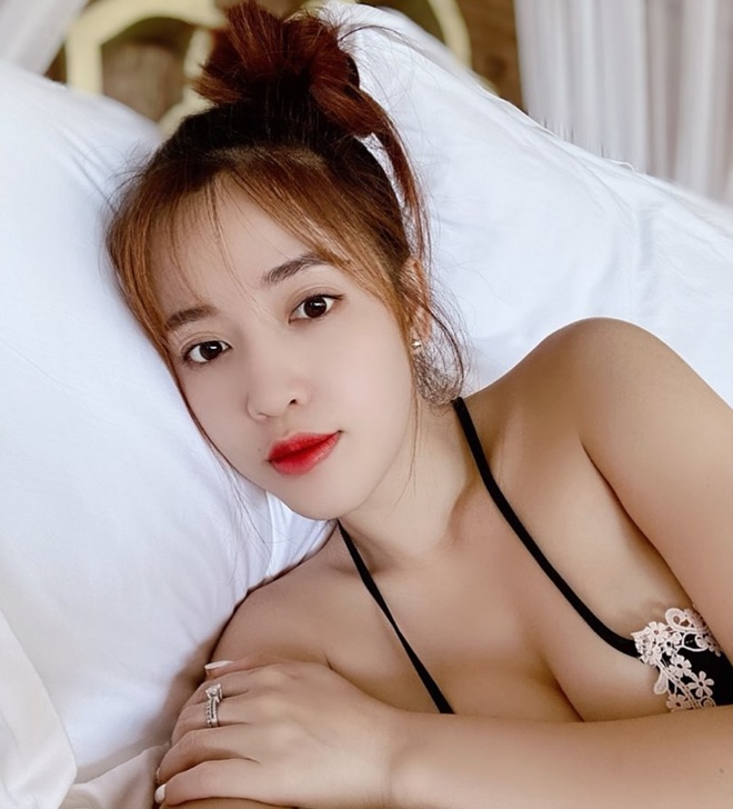 Ngọc Trinh, Mai Thỏ tung ảnh "chốn riêng tư" có hot hơn hai mỹ nhân làng hài? - 13