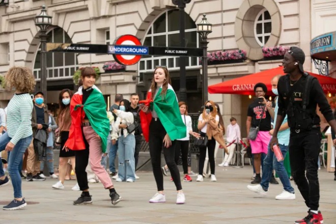 Nước Anh cổ vũ chung kết EURO: CĐV "Tam sư" trải qua nhiều cung bậc cảm xúc - 14