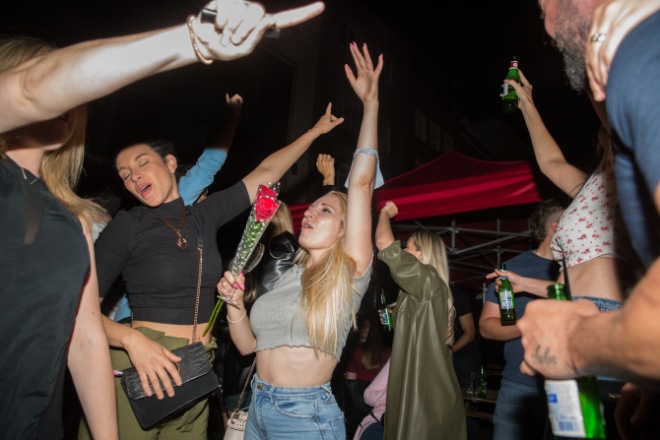 Bữa tiệc kéo dài tới
rạng sáng 11/7 (giờ Anh)