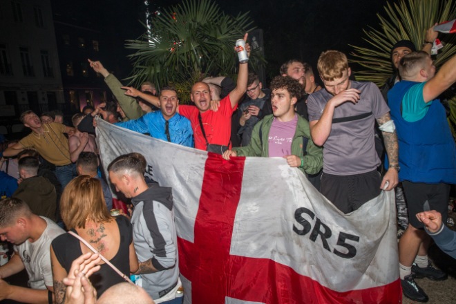 Nước Anh cổ vũ chung kết EURO: CĐV "Tam sư" trải qua nhiều cung bậc cảm xúc - 7