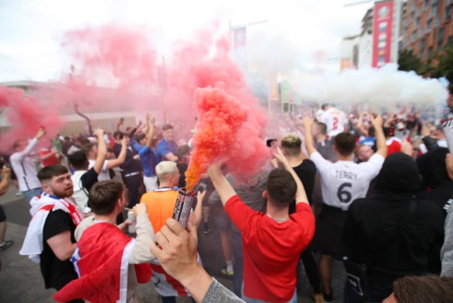 Nước Anh cổ vũ chung kết EURO: CĐV "Tam sư" trải qua nhiều cung bậc cảm xúc - 7