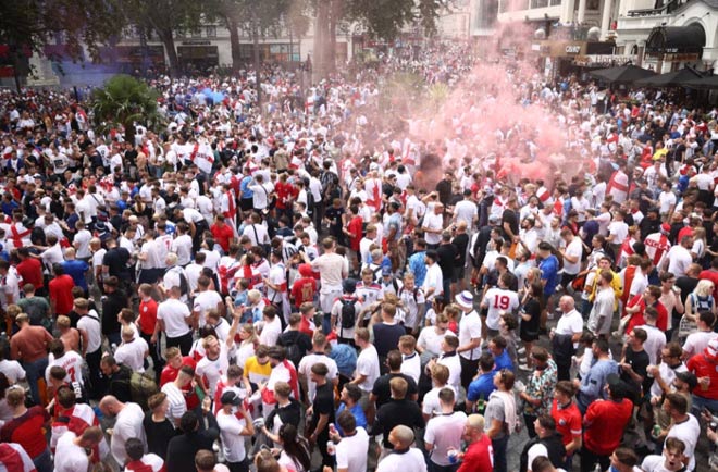 Nước Anh cổ vũ chung kết EURO: CĐV "Tam sư" trải qua nhiều cung bậc cảm xúc - 8