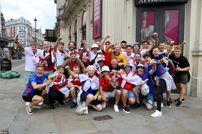 Nước Anh cổ vũ chung kết EURO: CĐV "Tam sư" trải qua nhiều cung bậc cảm xúc - 14