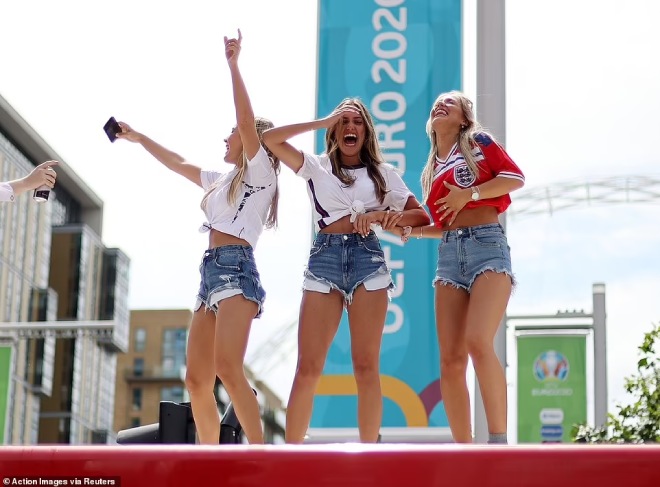 Nước Anh cổ vũ chung kết EURO: CĐV "Tam sư" trải qua nhiều cung bậc cảm xúc - 10