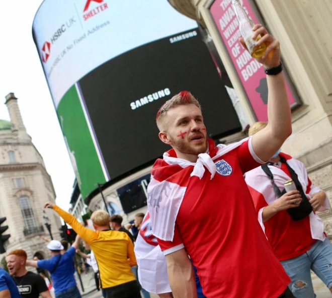 Dự kiến, hàng triệu
lít bia rượu sẽ được tiêu thụ trước, trong và sau trận chung kết
EURO