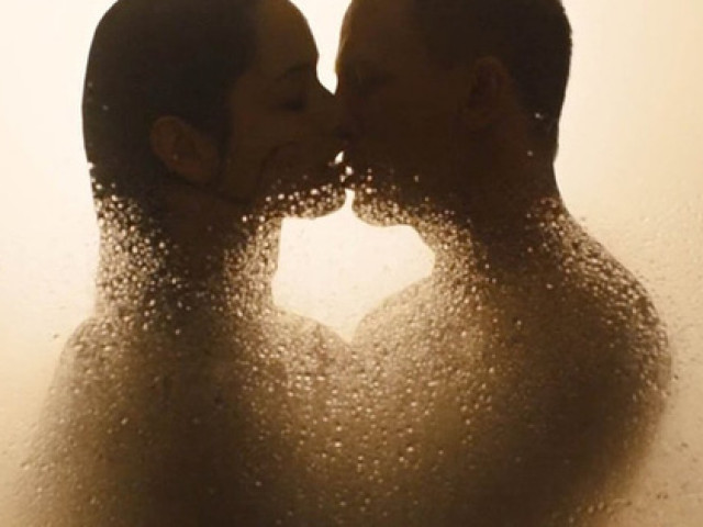 Bạn trẻ - Cuộc sống - Những lần "ân ái" dưới vòi hoa sen ít người biết