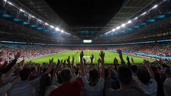 EURO 2021 khiến Ban tổ chức cũng bở hơi tai vì lịch thi đấu.