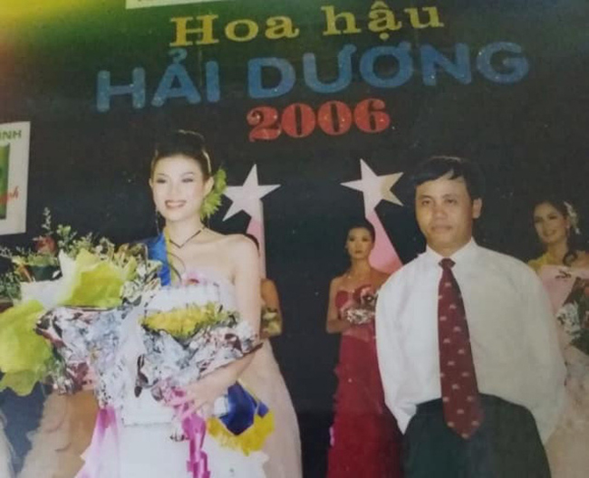 Gần đây, nữ diễn viên Thanh Hương cũng chia sẻ loạt ảnh quá khứ với những hình ảnh hiếm của cô trong cuộc thi Hoa hậu Hải Dương vào năm 2006, cách đây đúng 15 năm.
