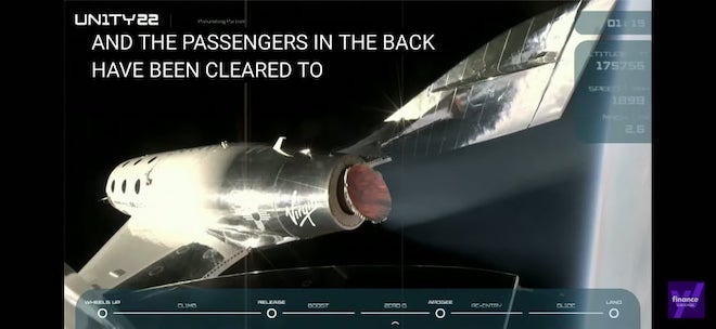 Tỉ phú Branson và 5 người bay vào không gian rồi trở lại mặt đất an toàn - 5