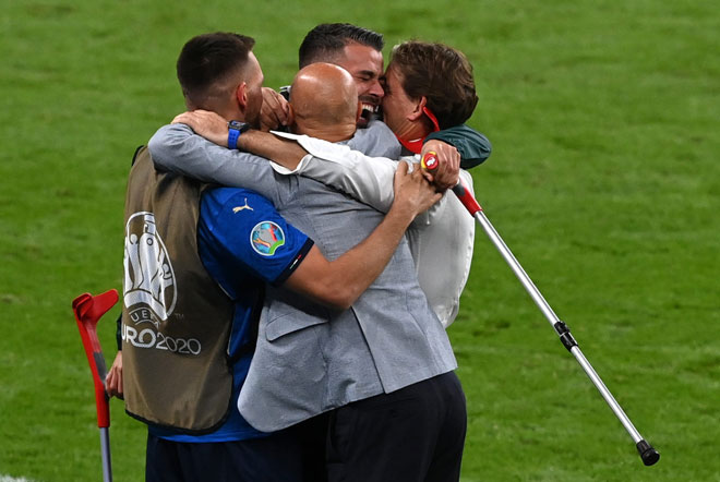 HLV Roberto Mancini có những chia sẻ sau trận chung kết EURO 2020 giữa ĐT Anh và Italia.