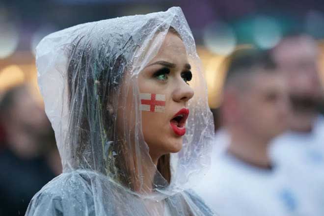 CĐV Anh lo lắng sau khi Italia gỡ hòa
1-1