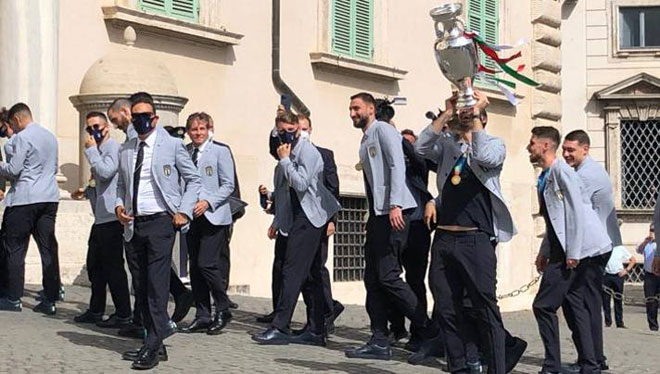 Italia rước cúp vô địch EURO 2020: Tổng thống Mattarella hết lời ca ngợi đội tuyển - 1