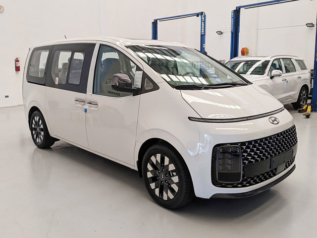 Ô tô - Hyundai Staria 2021 ra mắt với hai phiên bản, giá quy đổi từ 1,22 tỷ đồng