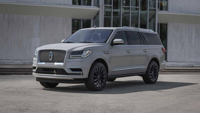 8. Lincoln Navigator 2021 (khoảng sáng gầm xe: 244 mm)
