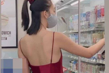 Hoa hậu Tiểu Vy táo bạo mặc váy ngủ đi siêu thị