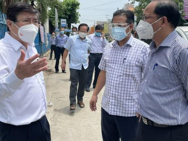 Tin tức trong ngày - TP HCM xem xét thí điểm cho bán hàng thiết yếu ở chợ truyền thống có phát phiếu mua hàng