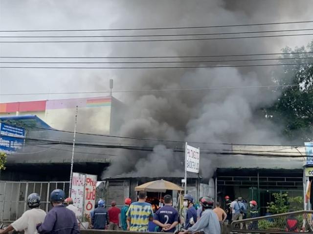 Tin tức trong ngày - Tin tức 24h qua: Mưa lớn gây sạt lở, ách tắc nhiều tuyến đường ở Lào Cai