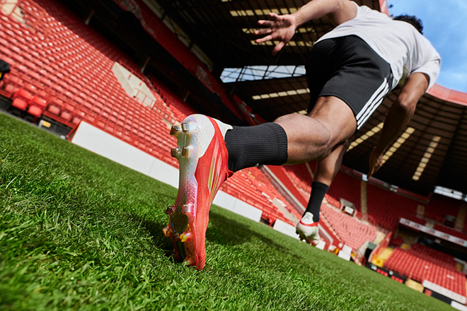 Khung đế làm bằng sợi carbon Carbitex Speed Frame hỗ trợ tối ưu cho lối chơi tốc độ