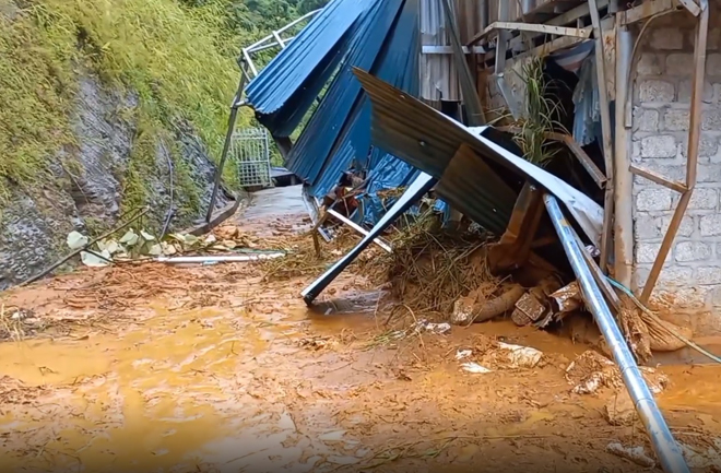 Hiện trường sạt lở vùi lấp người phụ nữ ở huyện Xín Mần (Hà Giang). Ảnh Báo Hà Giang.