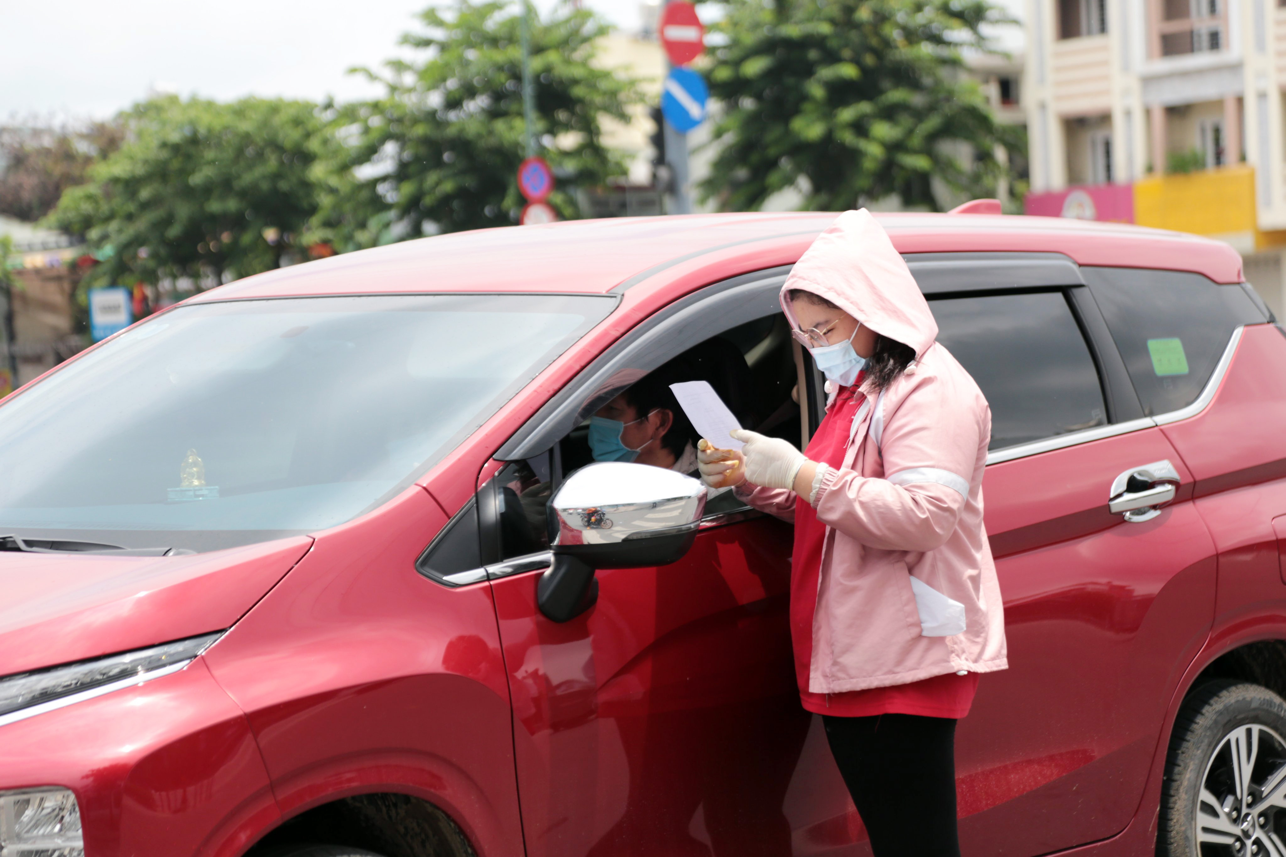 Nhiều chốt kiểm soát dịch ở TP.HCM được tái lập, người dân bị kiểm tra ngẫu nhiên - 5