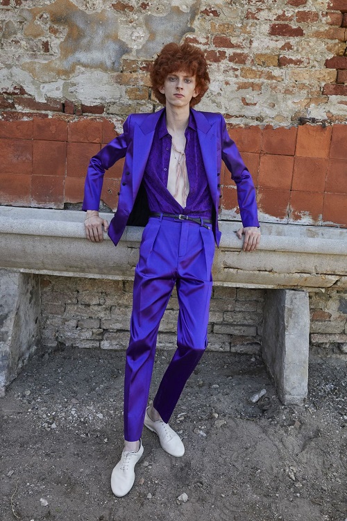 Saint Laurent đem phong cách năm 70 và thiên nhiên trở lại BST nam xuân hè 2022 - 4
