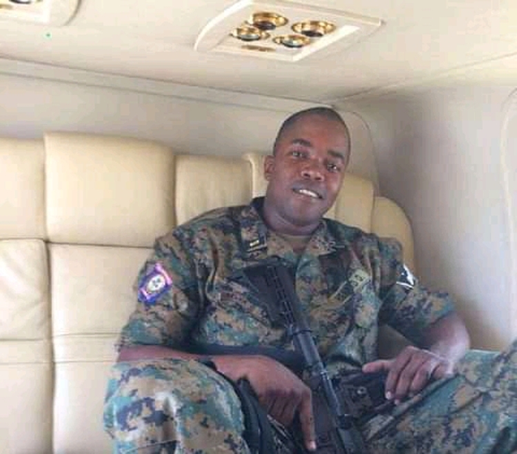 Dimitri Herard, đội truỏng đội cận vệ bảo vệ Tổng thống Haiti, đã bị bắt.