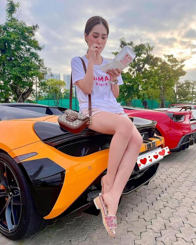 Với thói quen sinh hoạt khoa học, Đoàn Di Băng cho hay cô lên cân nhiều nhưng chỉ vào con, không vào mẹ.
