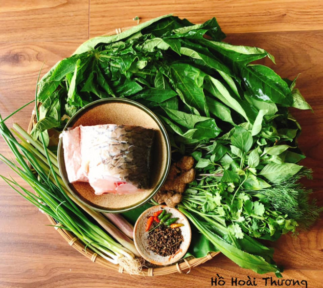 Những nguyên liệu cần thiết để chuẩn bị cho món cá hấp.