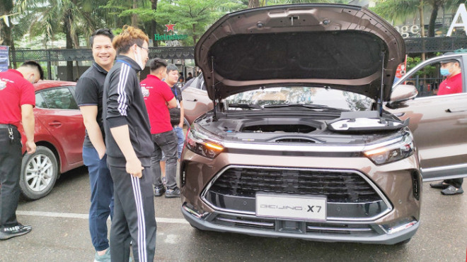 Tại thị trường Việt Nam, các mẫu xe ô tô Trung Quốc chưa tạo được niềm tin, khó kiểm chứng về chất lượng, độ an toàn và xuống giá nhanh. Ảnh: Thanh Tùng