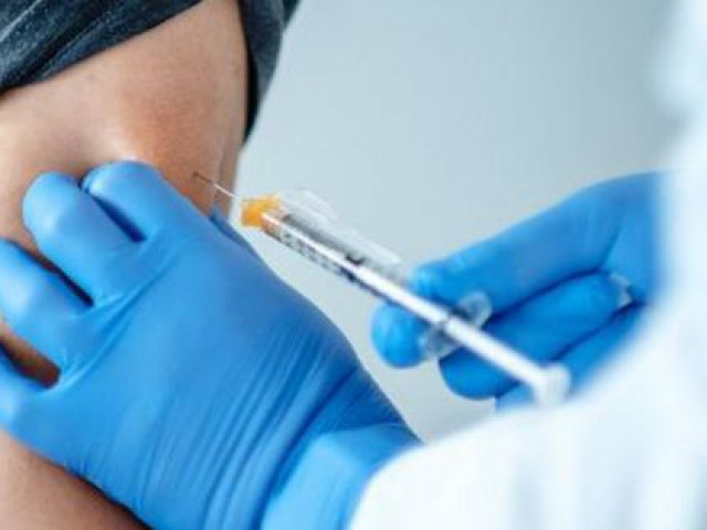 Sức khỏe đời sống - Người trên 65 tuổi muốn tiêm vắc-xin COVID-19 cần phải làm gì?