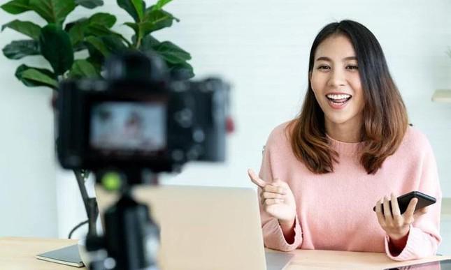 YouTube có còn mảnh đất hái ra vàng, làm thế nào để đa dạng hóa thu nhập từ kênh này? - 2