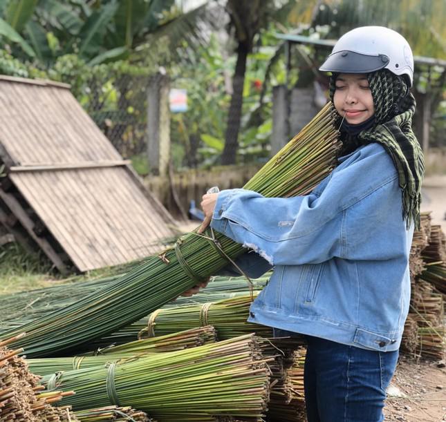 Cô gái 9X đưa làn cỏ từ quê ra phố, lan tỏa sống xanh đi chợ không rác - 2