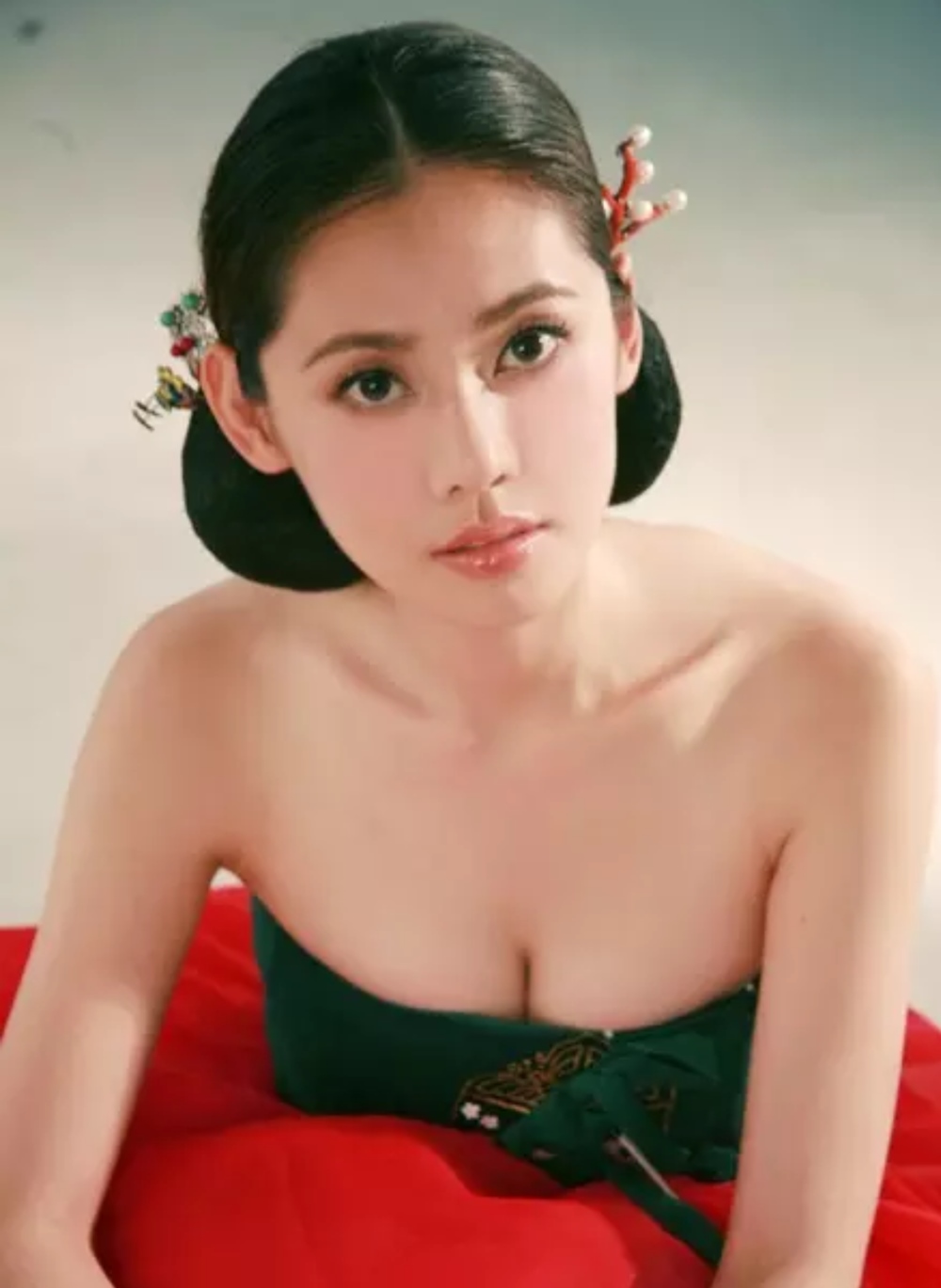 Vẻ đẹp tiên sa của đệ nhất mỹ nhân Nhật Bản, Hàn Quốc bị chồng "cắm sừng" - 5