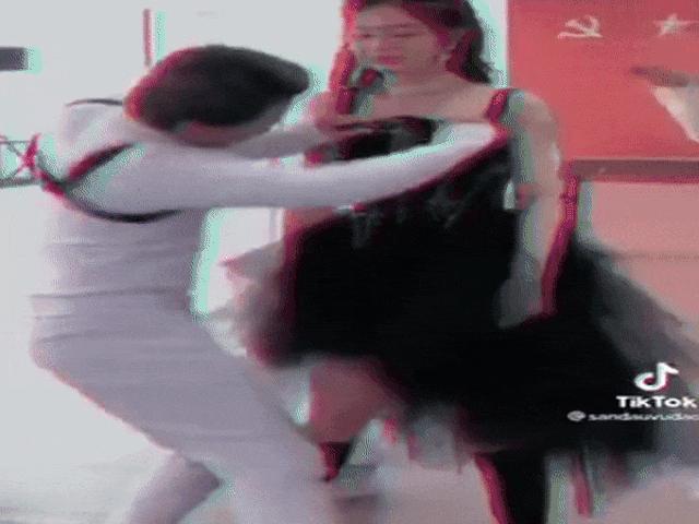 Sao Việt - Clip hậu trường MV của tình cũ Trịnh Thăng Bình gây xôn xao mạng xã hội