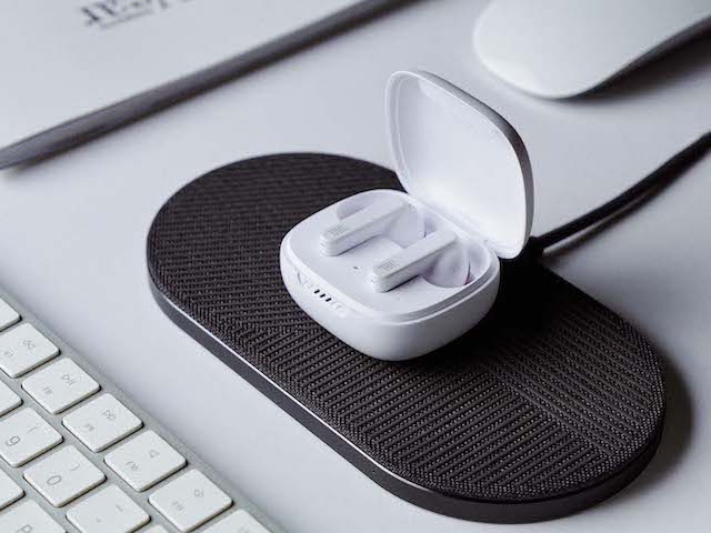 Thời trang Hi-tech - JBL giới thiệu tai nghe TWS có sạc không dây, giá dưới 3 triệu