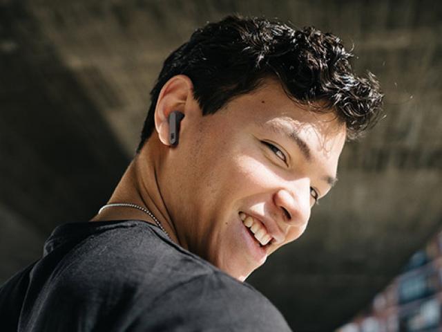 Thời trang Hi-tech - JBL Live PRO+ TWS - tai nghe chống ồn để “work vẫn chill” ngay tại nhà