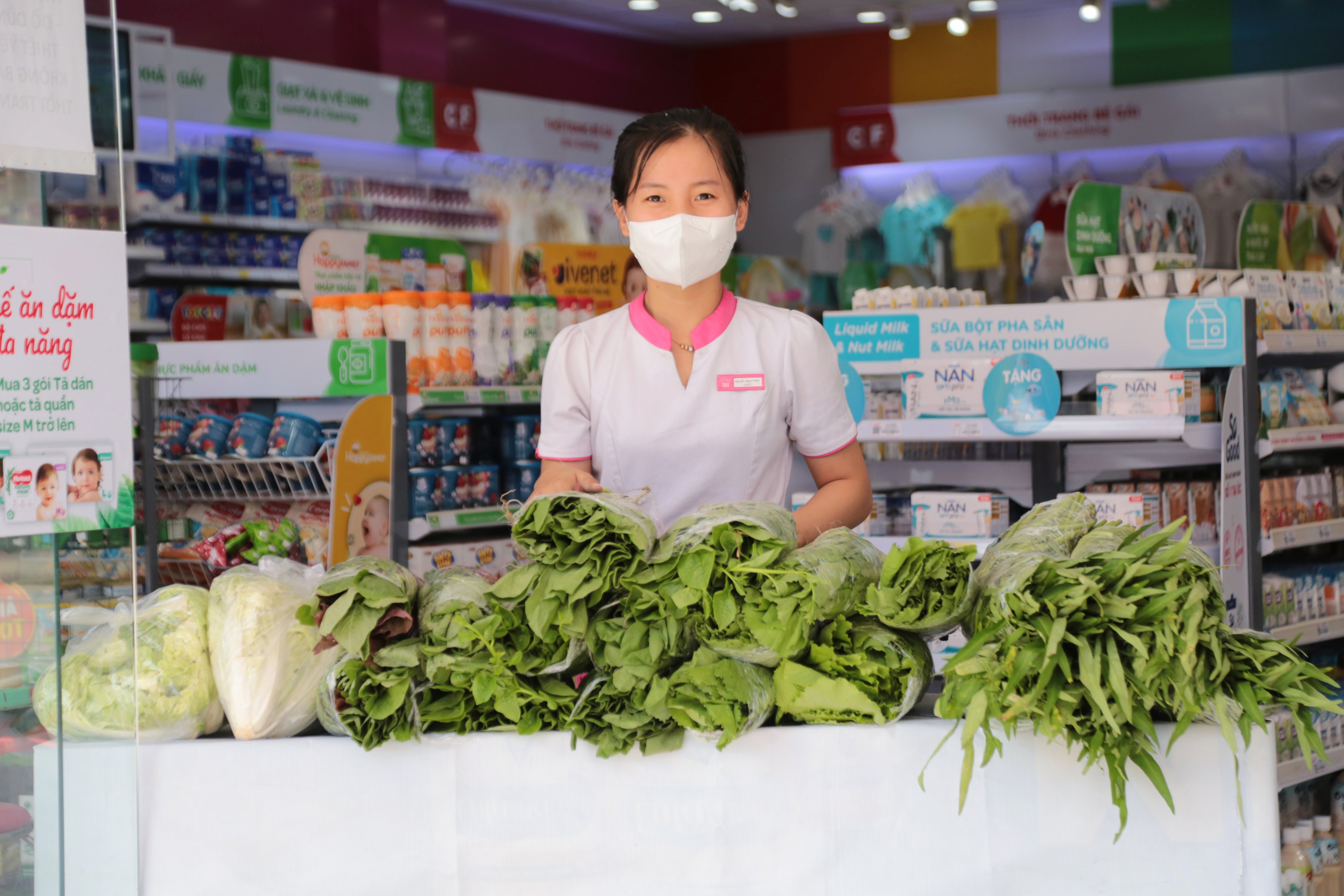 TP.HCM: Cửa hàng Con Cưng bán rau củ, nhiều mặt hàng đồng giá 35.000 đồng/kg - 3