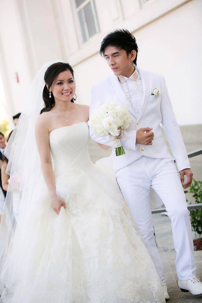 Nhìn lại hành trình 8 năm làm vợ chồng, Đan Trường và Thủy Tiên cùng xây đắp hạnh phúc vượt qua thị phi lúc ban đầu. Đám cưới của cặp đôi diễn ra năm 2013 tại Việt Nam và Mỹ.
